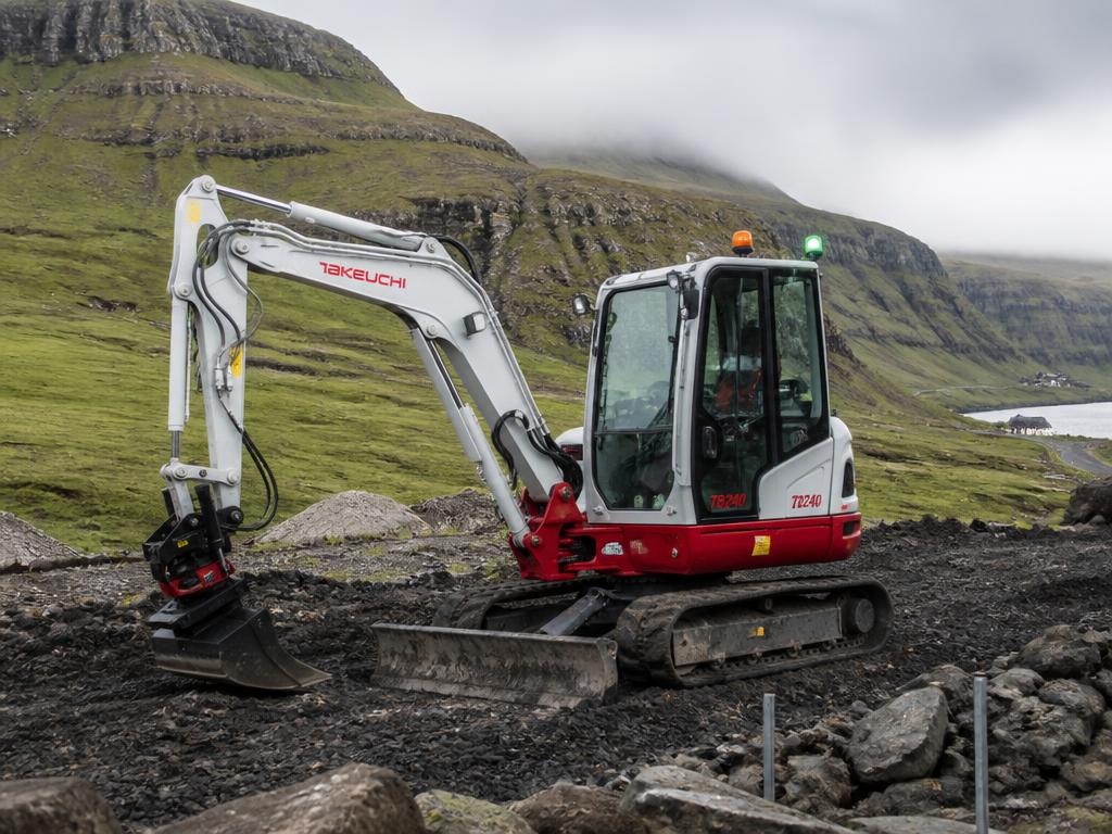 Takeuchi TB240 gravmaskina